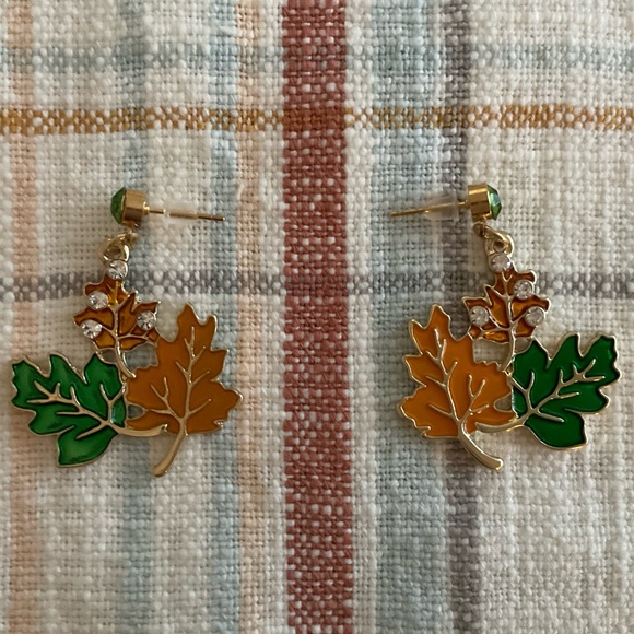 🍁Gold & Rhinestone Fall Earrings🍂 - Picture 3 of 5